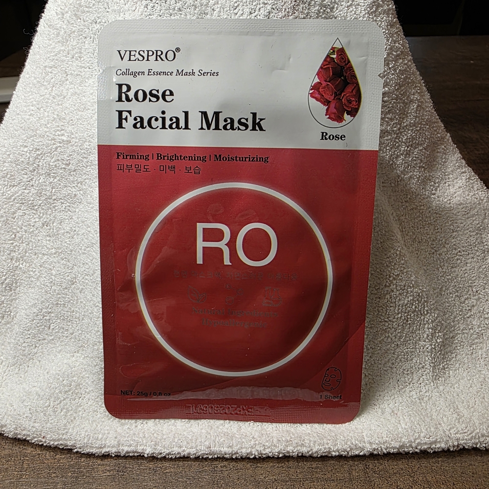 Vespro Collagen Essence Rose Facial Mask